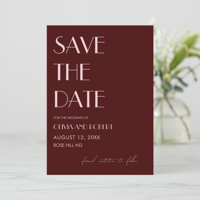 Maroon und blassrosa ästhetische Hochzeit Save The Date (Stehend Vorderseite)