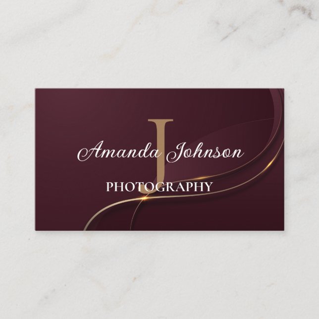 Maroon und Gold Monogram Modern Beruflich Visitenkarte (Vorderseite)