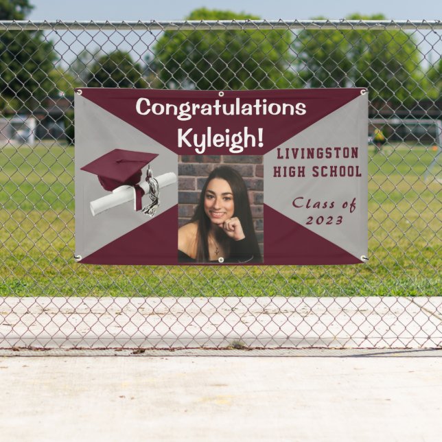 Maroon und Gray Vinyl Abschluss Foto Banner (Insitu)