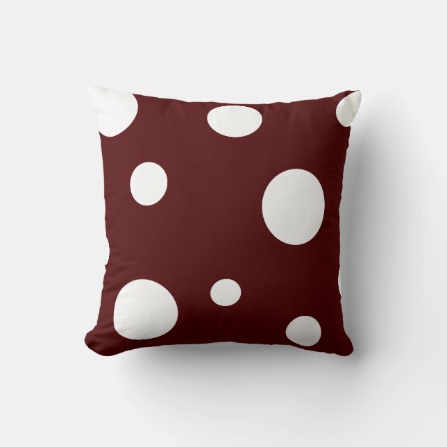 Maroon und White Polka Dot Pillow Kissen (Vorderseite)