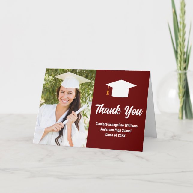 Maroon White Graduate Foto Chic Abschluss geklappt Dankeskarte (Vorderseite)