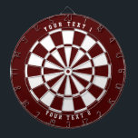 Maroon & White | Weiße Sporthalle Schriftart Dartscheibe<br><div class="desc">Zweifarbiges Dartboard in Maron und Weiß mit zwei Zeilen personalisiertem Text in Weiß. Brauchen Sie Hilfe beim Design (z.B. in verschiedenen Farben)? E-Mail help@karenchaudesigns.com</div>