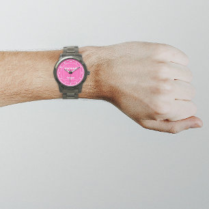 Marque commerciale rose sur montre pour hommes