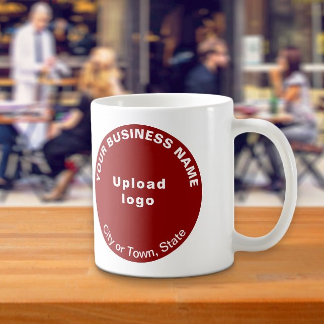 Marque commerciale rouge ronde sur Mug (Red round business brand on mug)