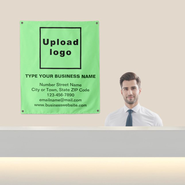 Marque commerciale sur la Tapisserie verte légère (Business brand on light green tapestry in reception.)