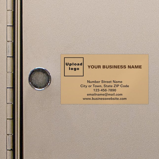 Marque commerciale sur petite carte Brown magnétiq (Light brown magnetic business card with your business brand)