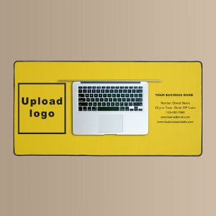 Marque commerciale sur tapis de bureau jaune