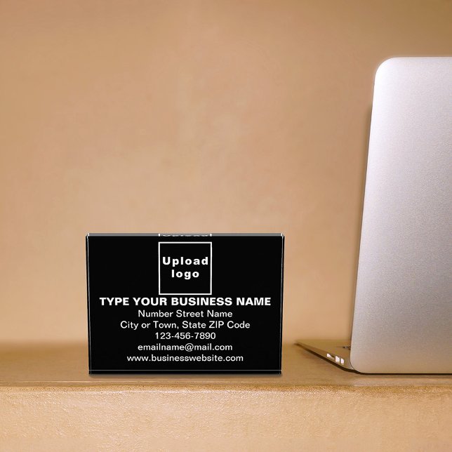 Marque d'entreprise sur bloc photo rectangle noir (Créateur téléchargé)