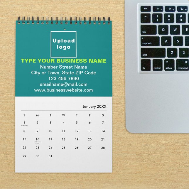 Marque turquoise Green Business sur Calendrier (Build brand name awareness. Teal green business branding on calendar displayed on office desk.)