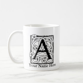 Marquez avec des lettres une tasse personnalisée