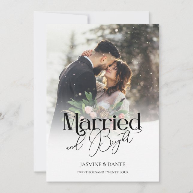 Married and Bright Newlywed Christmas Card Einladung (Vorderseite)
