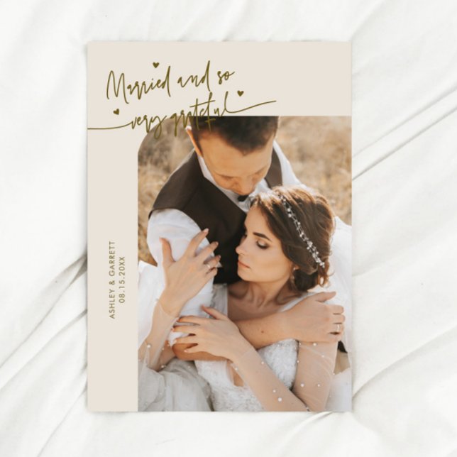 Married and Grateful Wedding Photo Cream Dankeskarte (Von Creator hochgeladen)