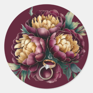 Marsala Red and Gold Peony mit Hochzeitsrennen Runder Aufkleber