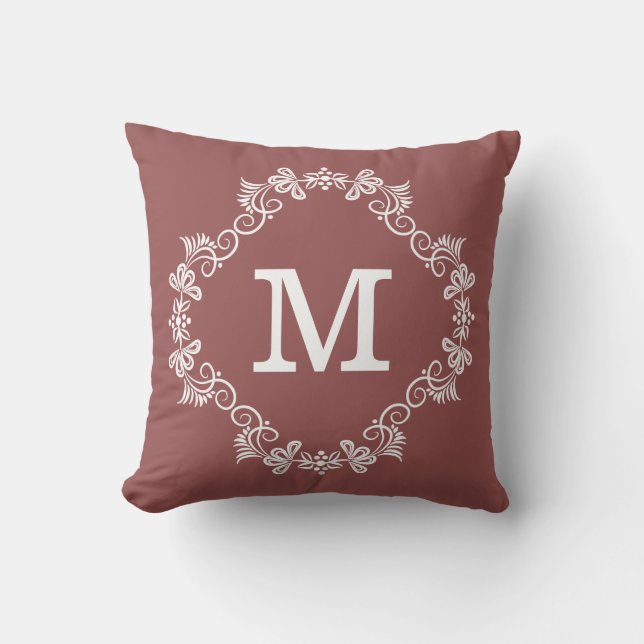 Marsala weißes kundenspezifisches Monogramm Kissen (Vorderseite)