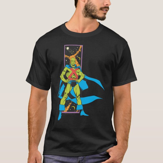 Martian Manhunter & Space Background T-Shirt (Vorderseite)
