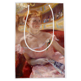 Mary Cassatt - Eine Frau mit Perlenschnur in einer Mittlere Geschenktüte