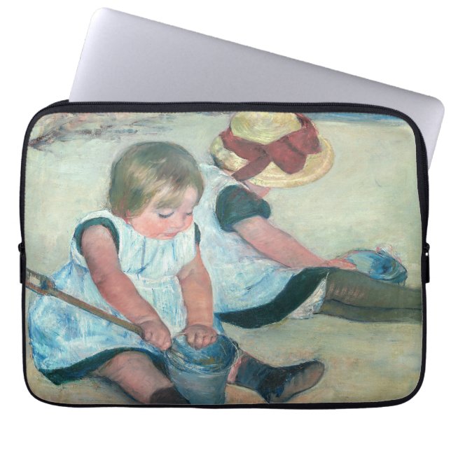 Mary Cassatt - Kinder, die am Strand spielen Laptopschutzhülle (Vorderseite)