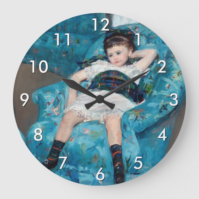 Mary Cassatt - Kleines Mädchen in einem blauen Ses Große Wanduhr (Vorderseite)