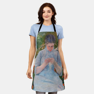 Mary Cassatt - Mädchen beim Nähen in einem Garten Schürze