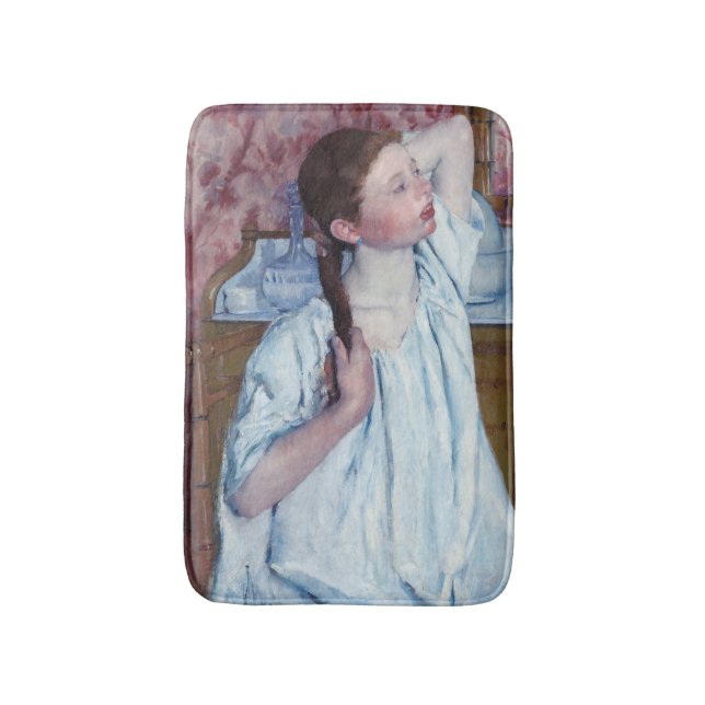Mary Cassatt - Mädchen, die ihre Haare anordnen Badematte (Vorderseite Vertikal)