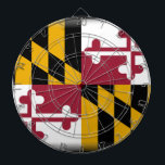 Maryland-Flagge Dartscheibe<br><div class="desc">Maryland ist ein US-Staat, der in der Mittler-Atlantischen Region der Vereinigten Staaten, des einfassenden Virginias, des West Virginia und des Washingtons, DC zu seinem Süden und zu Westen gelegen ist; Pennsylvania zu seinem Norden; und Delaware zu seinem Osten. Maryland war der 7. Staat, zum der Verfassung der Vereinigten Staaten zu bestätigen...</div>