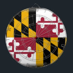Maryland-Flagge Dartscheibe<br><div class="desc">Maryland ist ein US-Staat, der in der Mittler-Atlantischen Region der Vereinigten Staaten, des einfassenden Virginias, des West Virginia und des Washingtons, DC zu seinem Süden und zu Westen gelegen ist; Pennsylvania zu seinem Norden; und Delaware zu seinem Osten. Maryland war der 7. Staat, zum der Verfassung der Vereinigten Staaten zu bestätigen...</div>