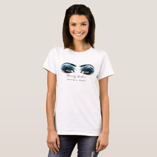 Maskenbildner-Schönheit peitscht Studio-blaues T-Shirt