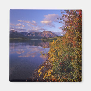 Maskinonge Lake im Waterton Lakes National Park 2 Magnet
