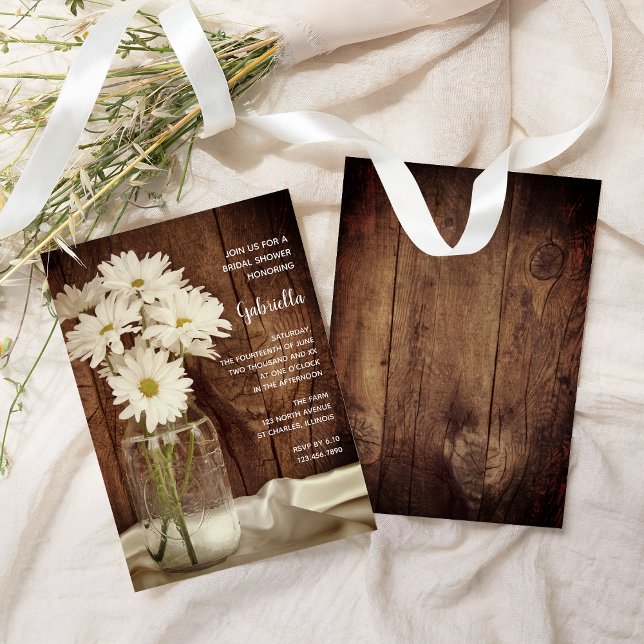 Mason Jar und White Daisies Barn Brautparty Einladung (Von Creator hochgeladen)