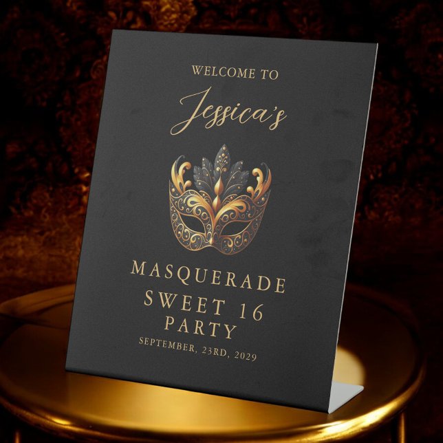 Masquerade Black Gold Sweet 16 Birthday Welcome Sockelschild (Von Creator hochgeladen)