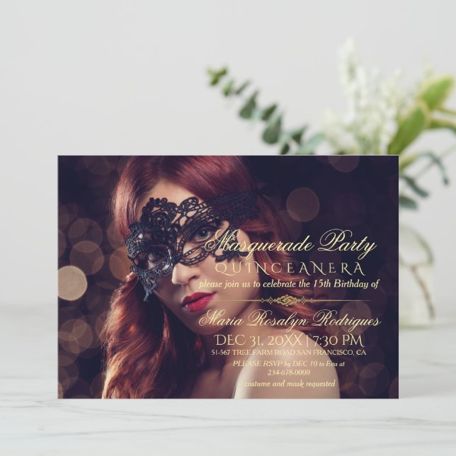 Masquerade Quinceanera Foto Einladung (Stehend Vorderseite)