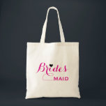 Maßgeschneiderte Bridesmaid Tragetasche<br><div class="desc">Das ist eine Bridesmaid-Tasche, die mit rosa Text und einem schwarzen Herz ausgestattet ist. Es ist personalisiert, kundenspezifische Name Monogram niedlich Vintagen Tasche ist die beste Geschenkidee für Braut und Brautmädchen bei Hochzeiten. Es ist perfekt als Brautparty Geschenk. Sie können einfach die Namen des Paares und das Hochzeitsdatum vor der...</div>
