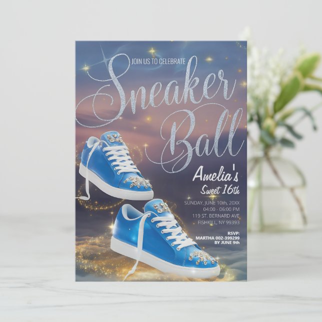 Maßgeschneiderte Cinematic Sneaker Ball Birthday S Einladung (Stehend Vorderseite)