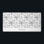 Maßgeschneiderte elegante Vintage graue Rose Schreibtischunterlage<br><div class="desc">Elegantes und schicke,  Vintag inspiriert,  nahtloses Blumenmuster mit Ton-on-Ton-Rose,  Weinreben,  Blattwerk und Nelken auf weißem Hintergrund. Enthält leeres Band und bearbeitbares Textfeld für Ihre Personalisierung.</div>