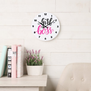 Maßgeschneiderte Girl Boss Pink Black 10.75" Runde Große Wanduhr