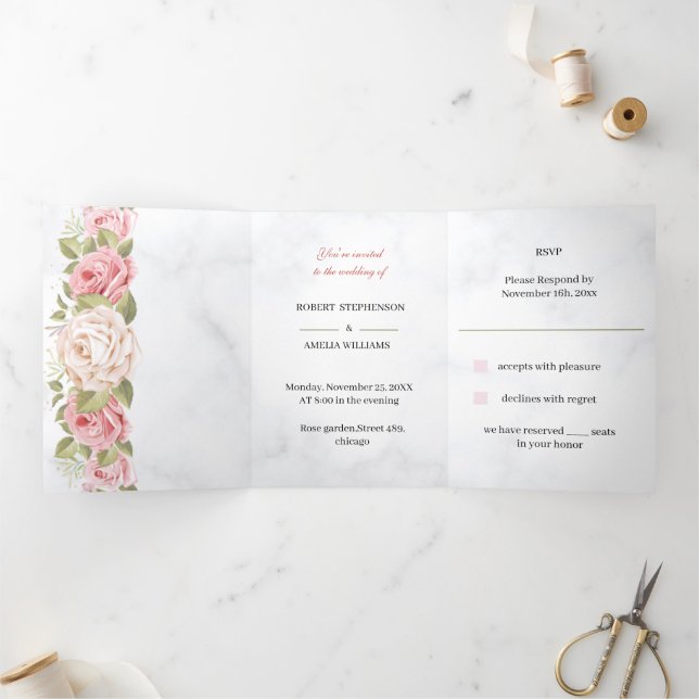 Maßgeschneiderte Hochzeitselegante Rose Blume Dreifach Gefaltete Einladung (Innenseite)