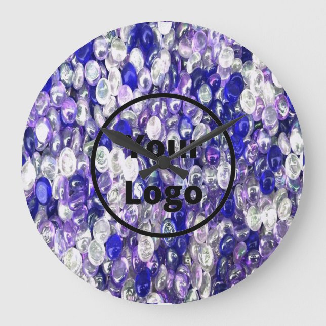 Maßgeschneiderte Logokugeln aus blau-glasklarem Gl Große Wanduhr (Vorderseite)