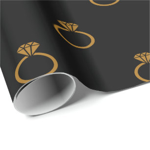 Maßgeschneiderte Matte Gold Verlobung Rings auf Bl Geschenkpapier