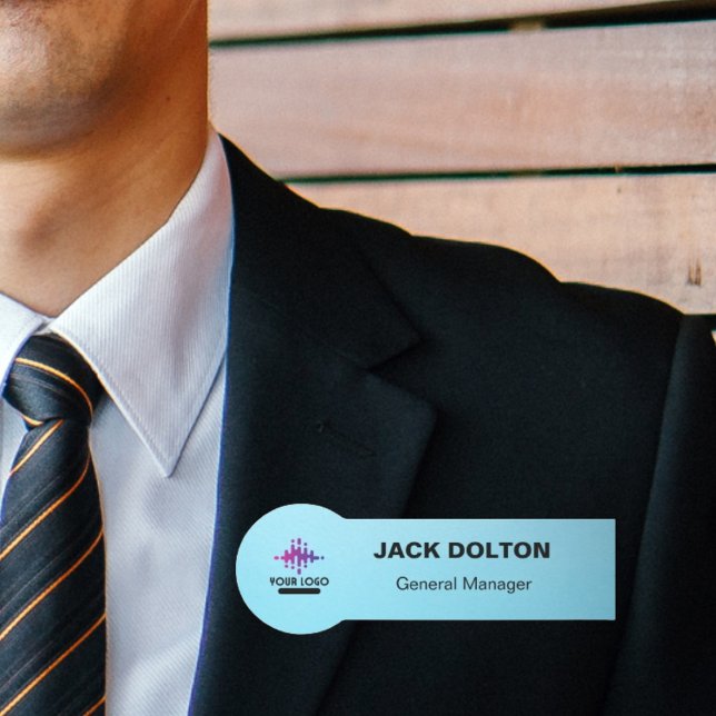 Maßgeschneiderte Mitarbeiterkennung: Metallisches  Namensschild (Von Creator hochgeladen)