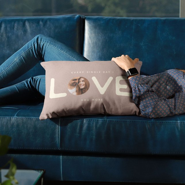 Maßgeschneiderte moderne Foto LIEBE Valentines Cou Lendenkissen (Von Creator hochgeladen)