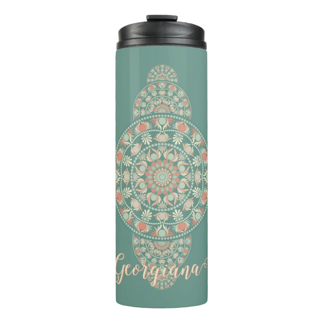 Maßgeschneiderte Sage & Sand Retro Ornamental Mand Thermosbecher (Vorderseite)