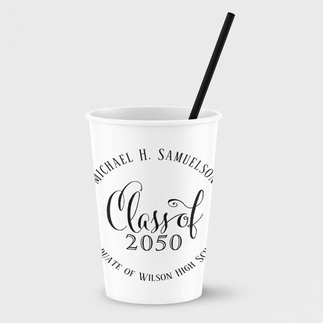 Maßgeschneiderte schwarz-weiße Graduierungspartei Pappbecher (Graduation party paper cup with classic calligraphy script.)