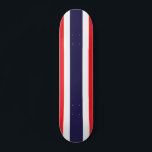 Maßgeschneiderte Streifen rot, weiß und blau Skateboard<br><div class="desc">Ein lustiges cooles Board für den Skateboardfan der Familie! Das Muster ist rot,  weiß und blau. Vollständig anpassbar,  um Namen,  Bilder und mehr hinzuzufügen,  wenn gewünscht. Viel Spaß!</div>