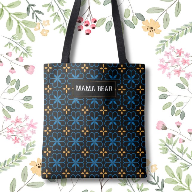 Maßgeschneiderter Mama Bear Elegantes Muster Tote  Tasche (Custom your name or text on the elegant Mediterranean pattern tote bag.)