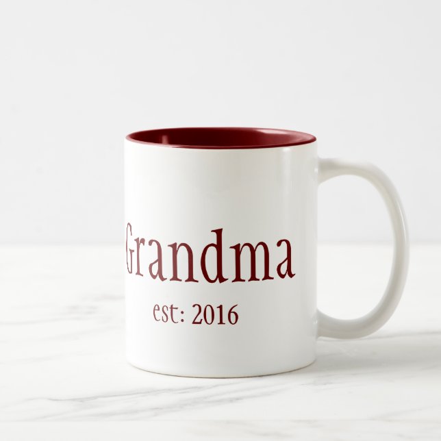 Maßgeschneidertes Jahr Oma Zweifarbige Tasse (Rechts)