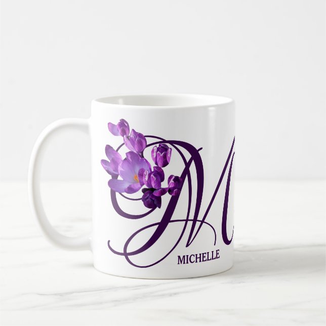 Maßgeschneidertes Monogramm für den Namen der lila Kaffeetasse (Links)