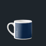 Maßgeschneidertes Monogramm, modern dunkelblau Espressotasse<br><div class="desc">Einfache Typografie und eine moderne,  tiefblaue Farbe verleihen diesem Design eine elegante Leichtigkeit. Sehen Sie sich die komplette Sammlung an und erstellen Sie ein passendes Set von Schreibwaren & Geschenken.</div>