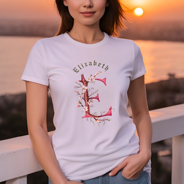 Maßgeschneidertes, zartes Kirschblossom Monogramm  T-Shirt (Von Creator hochgeladen)