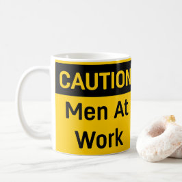 MASSNAHMEN Männer am Arbeitsplatz Kaffeetasse