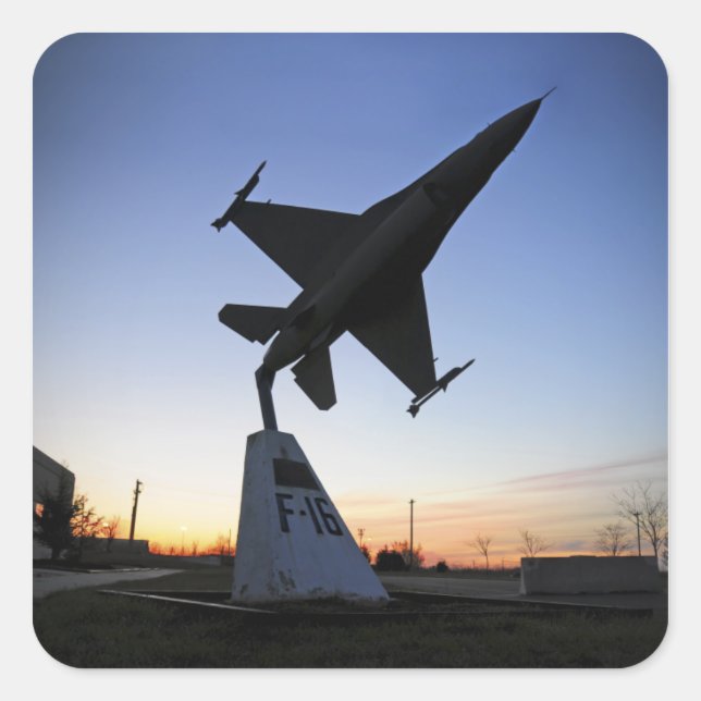 Maßstabsmodell eines F-16 C-Kampffalken Quadratischer Aufkleber (Vorderseite)